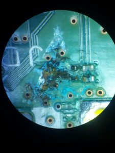 corodare la microscop dupa varsare lichid